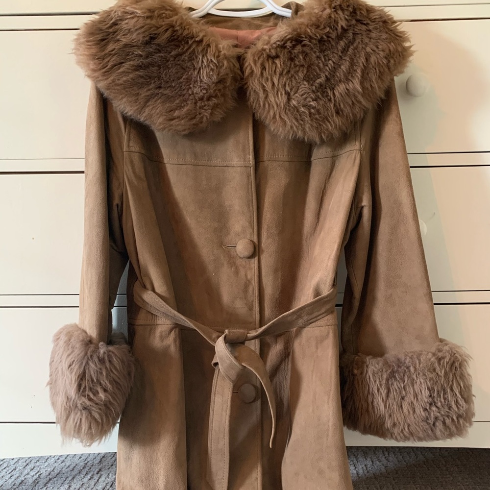 Vintage chocolate brown suede jacket w/faux fur